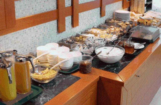 Elpida City Hotel 塞雷 外观 照片