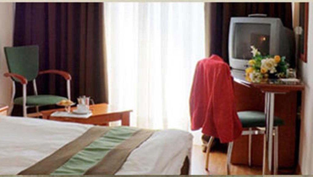 Elpida City Hotel 塞雷 客房 照片
